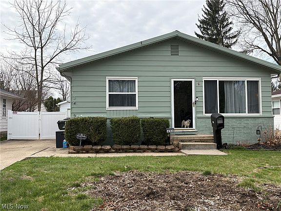3rd image of 492 Franklin Ave