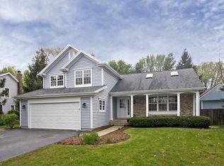 611 Turtle Pond Ct, Lake Zurich, IL 60047