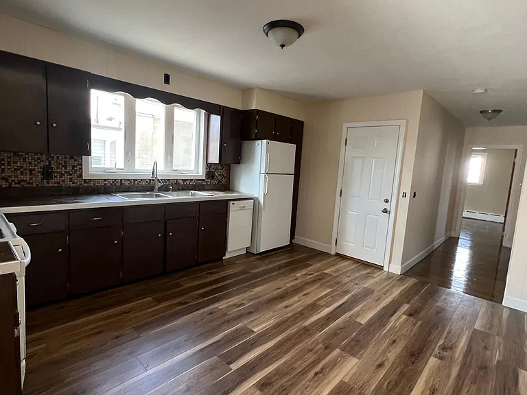 212 School St #1 — Photo 5