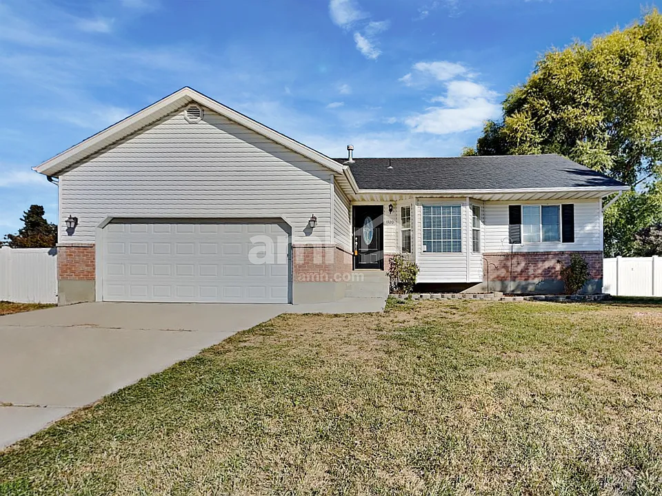 1920 W Snow Spring Dr