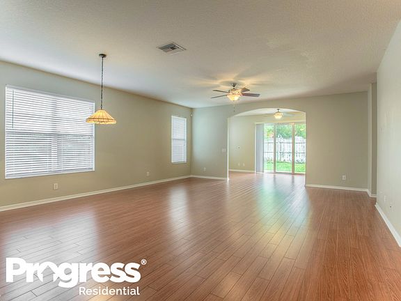 4th image of 736 Straw Lake Dr