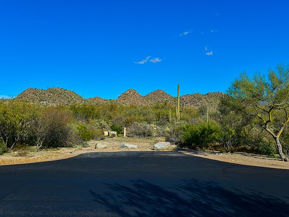 3rd image of 916 W Tortolita Mountain Cir #2