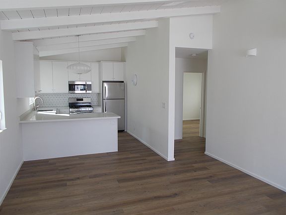 3rd image of 925 W Balboa Blvd #C