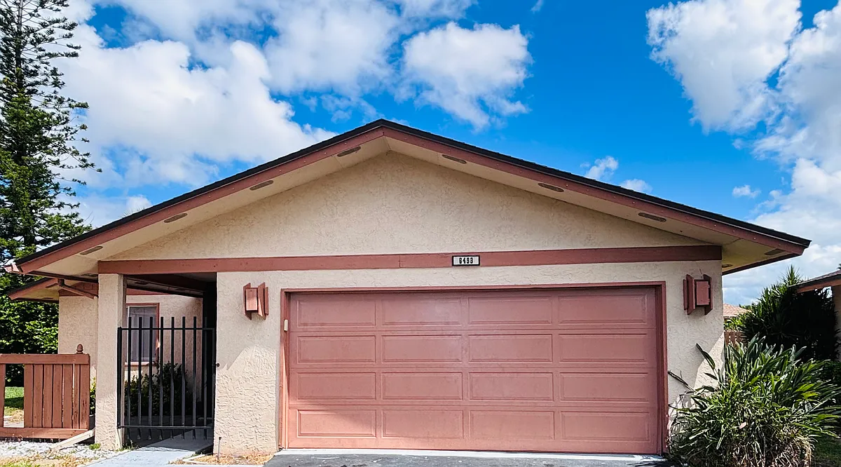 Building Photo - 6493 Royal Woods Dr