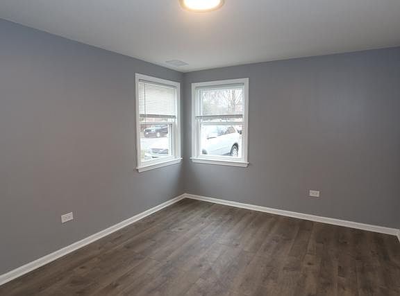 5th image of 2654 W Touhy Ave