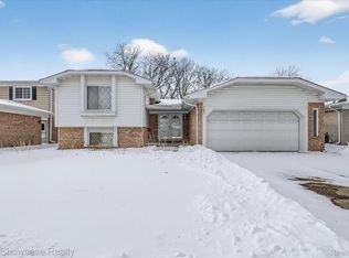 5681 Wedgewood Rd, Canton, MI 48187