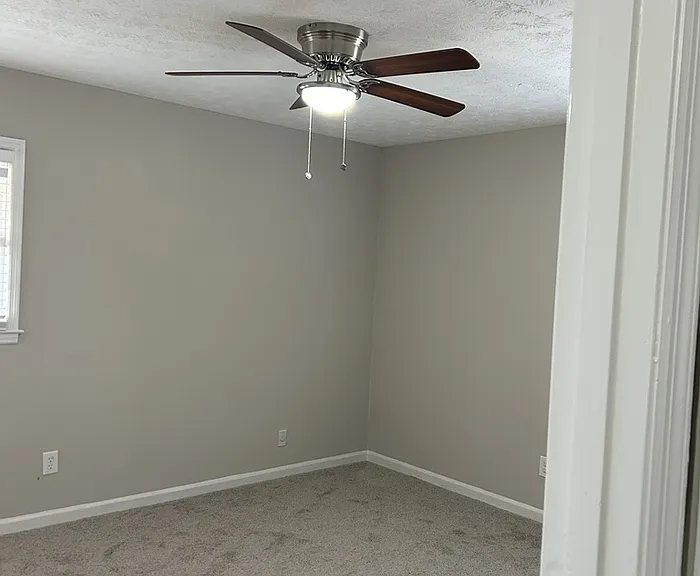 2330 Maryland Ct — Photo 11