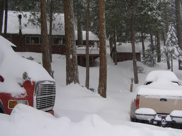 10515 Spruce Dr, Wofford Heights, CA 93285