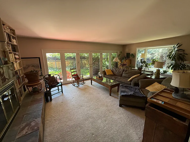 2010 Margot Cir — Photo 3