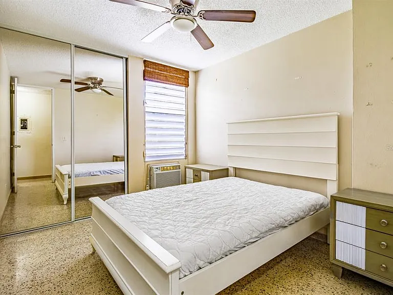 Cond. Laguna Gardens II 2 Ave. Laguna #9A — Photo 13