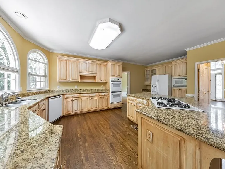 5321 Edgerton Dr — Photo 14