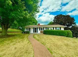 3002 Nottinghill Dr, Coraopolis, PA 15108