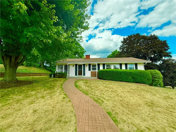 3002 Nottinghill Dr, Coraopolis, PA 15108