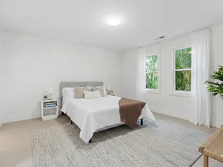 202 Loop St — Photo 5