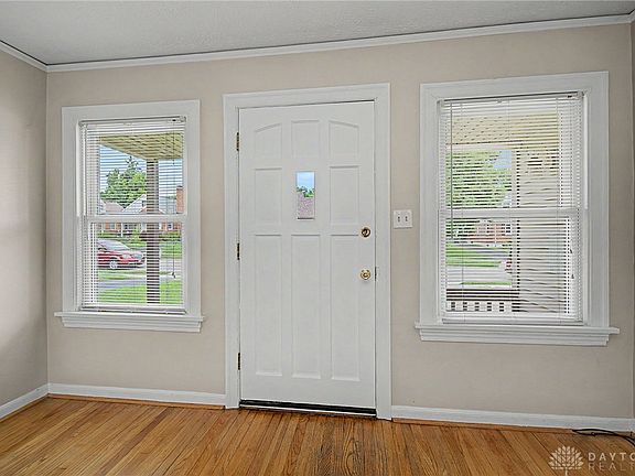 5th image of 317 Cushing Ave