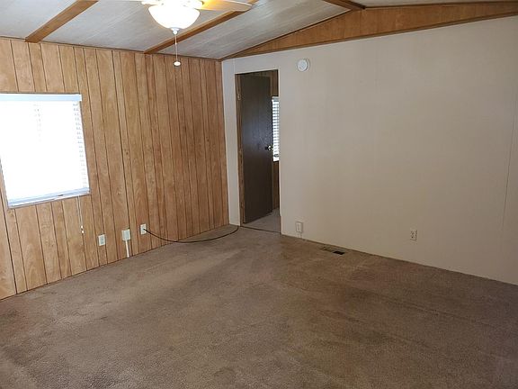 4th image of 77004 Lauppe Ln