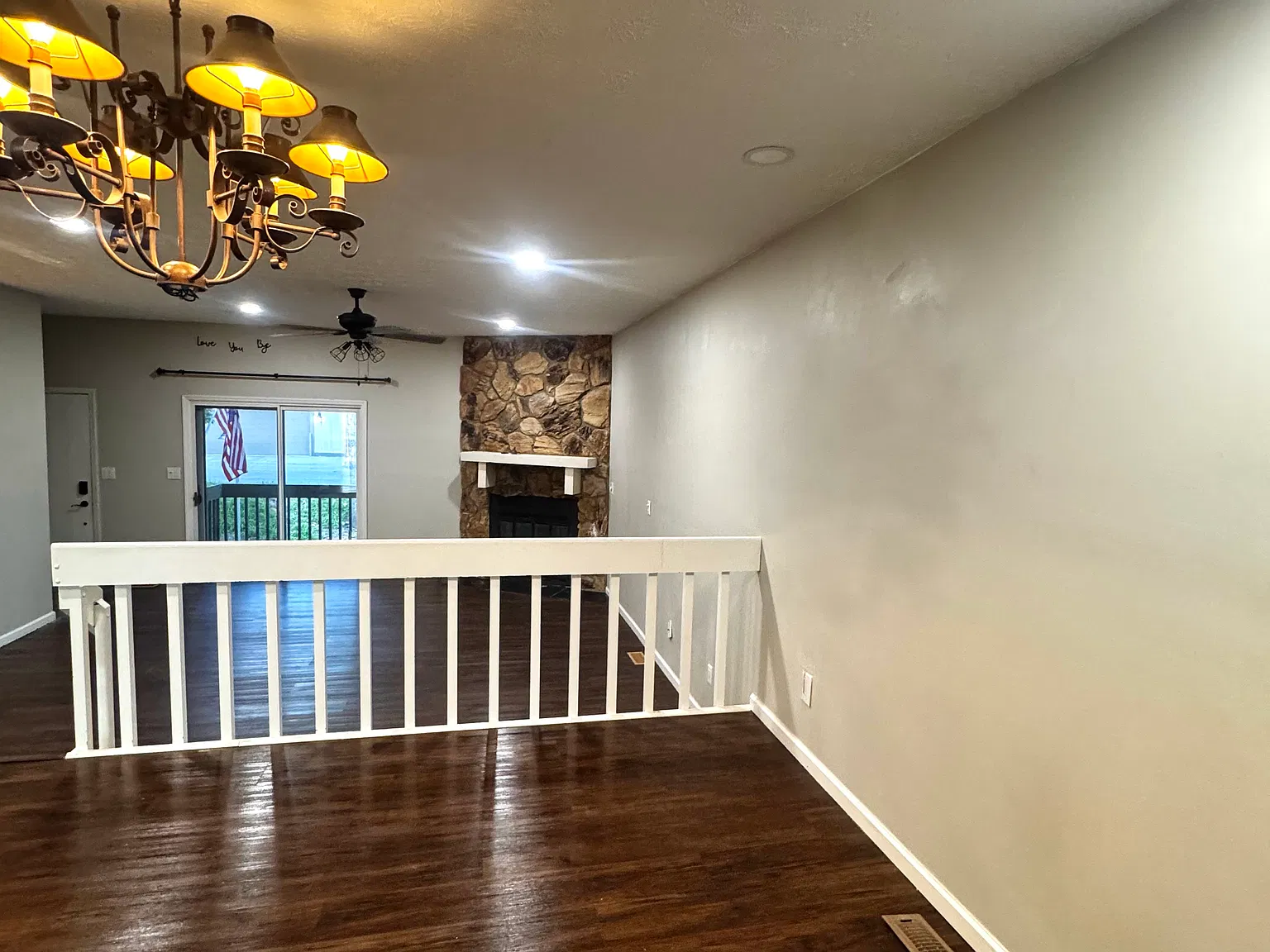 3 bed, 2072 sqft, $2,245 — Photo 3