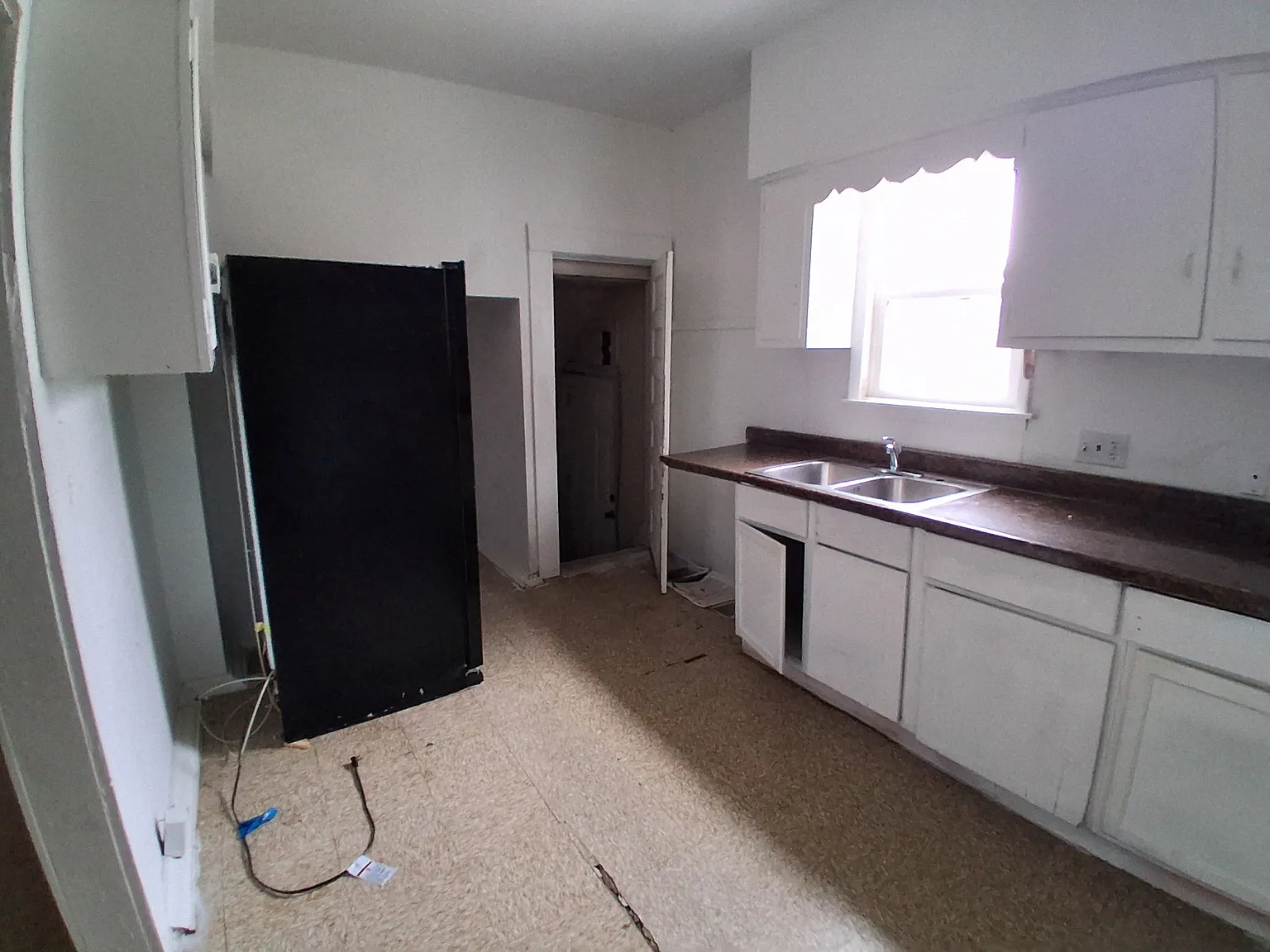 Comfortable 3 Bedroom Home — Photo 3