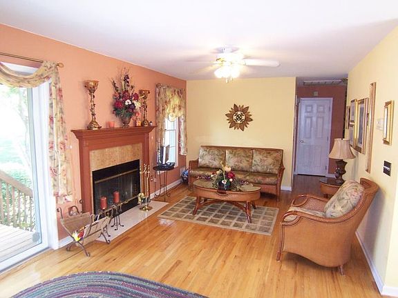 Livingroom w Pellet Stove