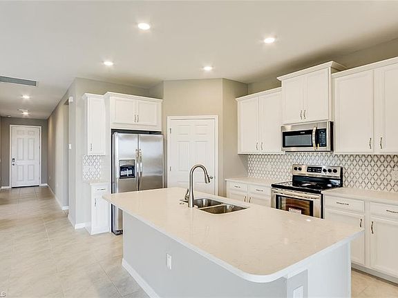 5th image of 3435 Gold Flower St