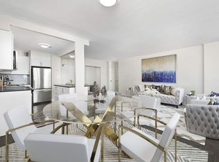 91 Cosburn Ave #101, Toronto, ON M4K 2G2