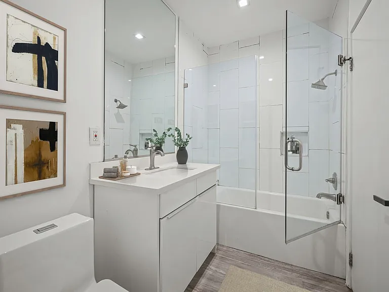 627 Brittania St — Photo 27