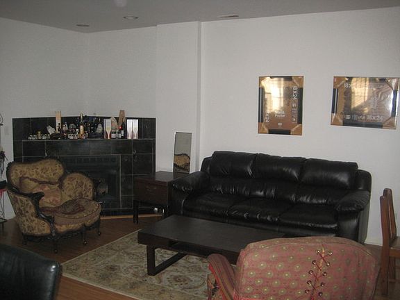 4th image of 1443 N Washtenaw Ave APT 1R