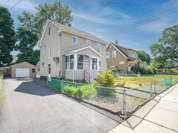 64 Ridgewood Ave, Holyoke, MA 01040