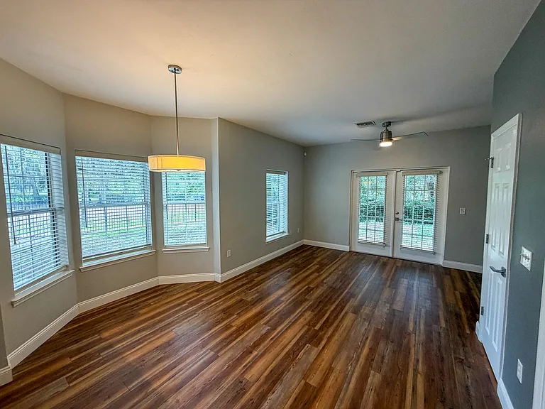 2915 SW 35th Pl #101 — Photo 10