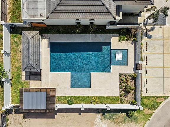 4th image of 2209 Corales St