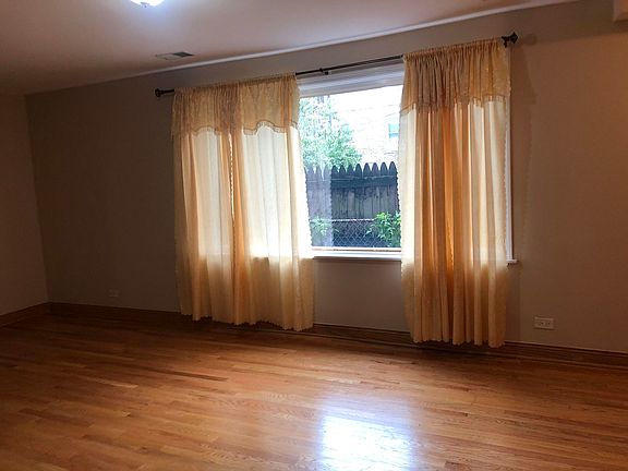 3rd image of 1745 W Albion Ave APT 1S
