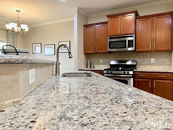 4th image of 2221 Tanners Mill Dr