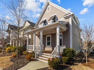 124 Rock Ledge Dr, Chapel Hill, NC 27516