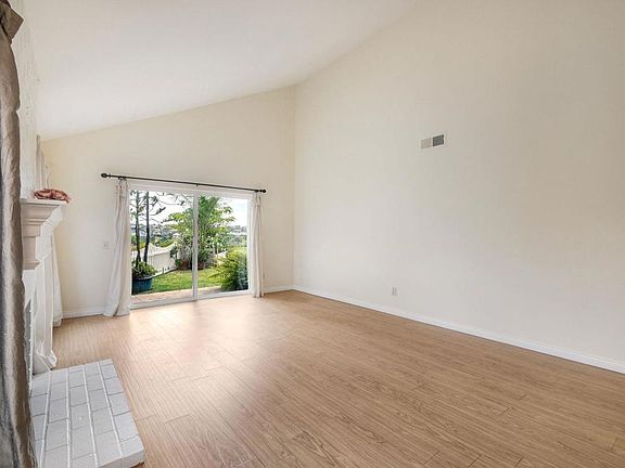 3rd image of 1729 Gascony Rd