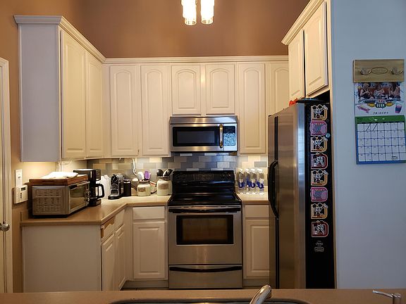 5th image of 74 Hidden Lakes Dr