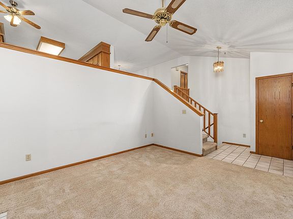 5th image of 1909 N Smarsh Ln