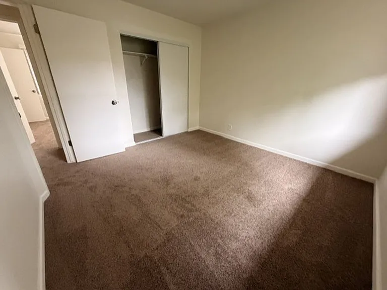 Dixon Townhouse — Photo 82