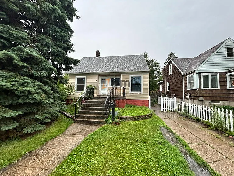 616 Burton Ct — Photo 13
