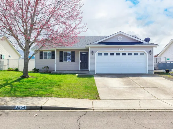 3854 Avenue E, White City, OR 97503