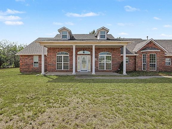 3rd image of 803 Timberland Way