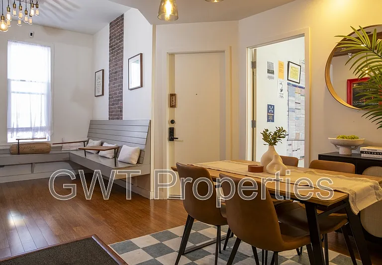 1906 Mission St #206 — Photo 6