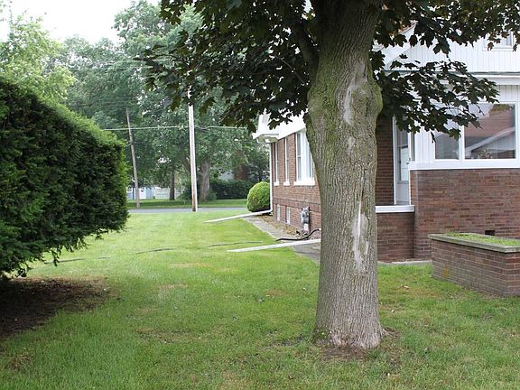 3rd image of 430 S Main St