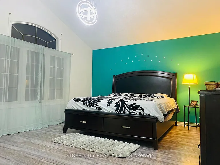 1751 Coronation Dr — Photo 13