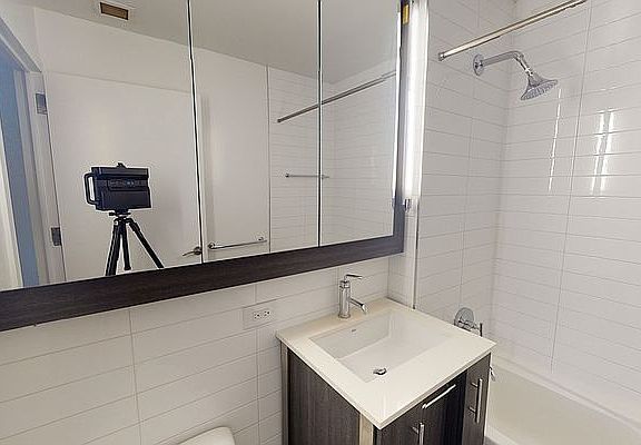 5th image of 801 Amsterdam Ave APT 11I