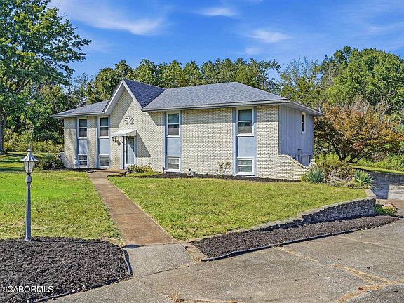 2nd image of 52 Lee Dr