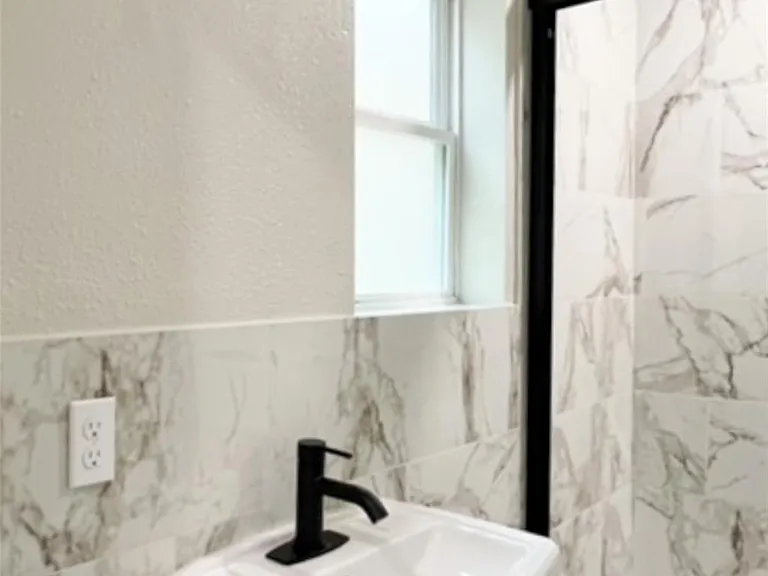 4704 Greenbriar St — Photo 9