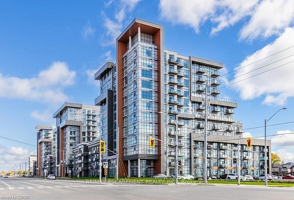 1st image of 450 Dundas St E #409