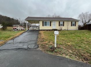 104 Mountain View Ct, Johnson City, TN 37601