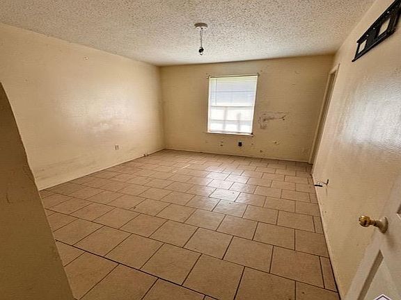2nd image of 9984 Avenue D
