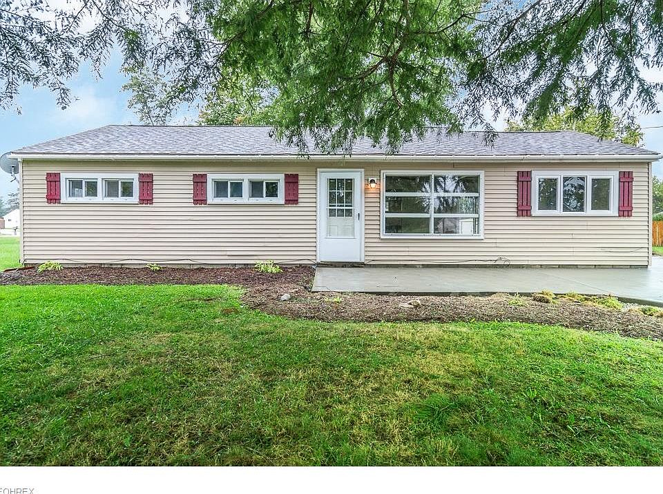 1st image of 1896 Huntington Cir